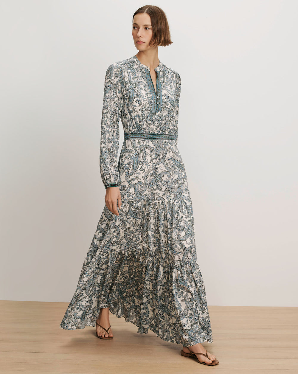 sama-paisley-maxi-dress-ecru-multi_2605SH7122505_ELDERBERRY_MULTI_01_202605201518